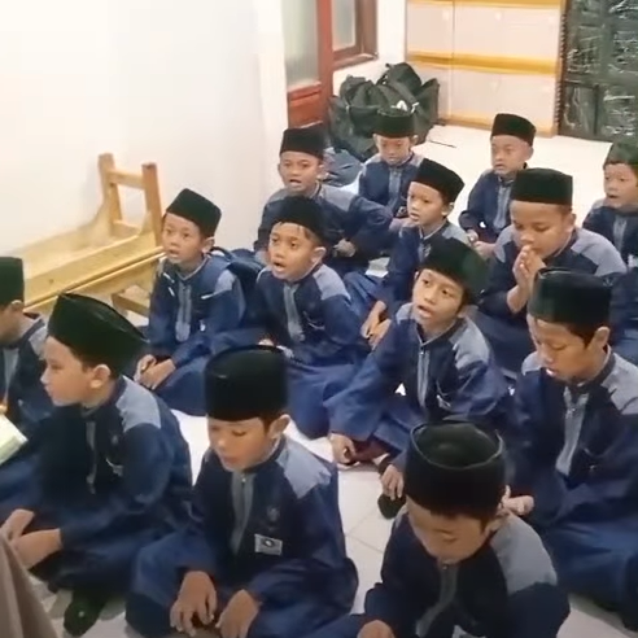 Cuplikan layar 2025-12-17 183548