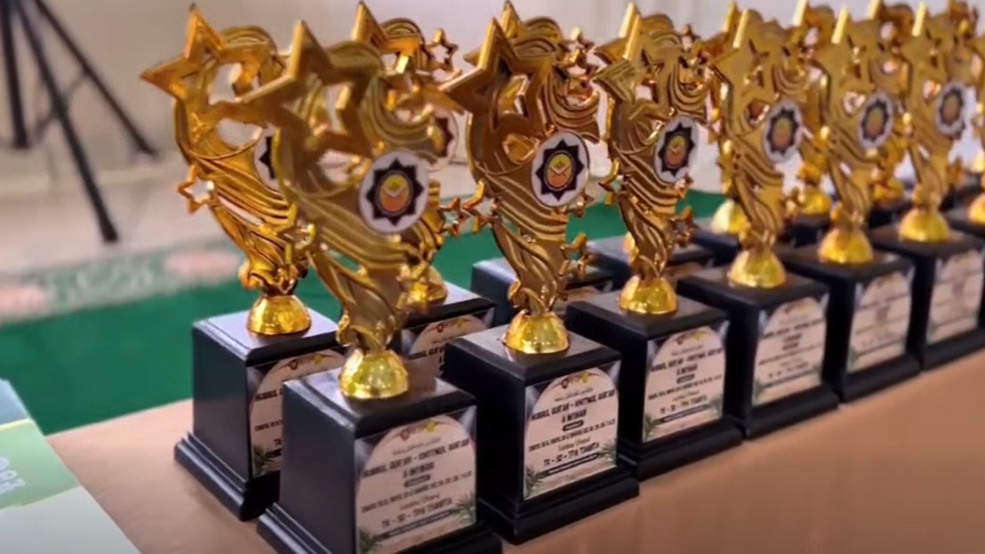 Cuplikan layar 2025-12-17 194941